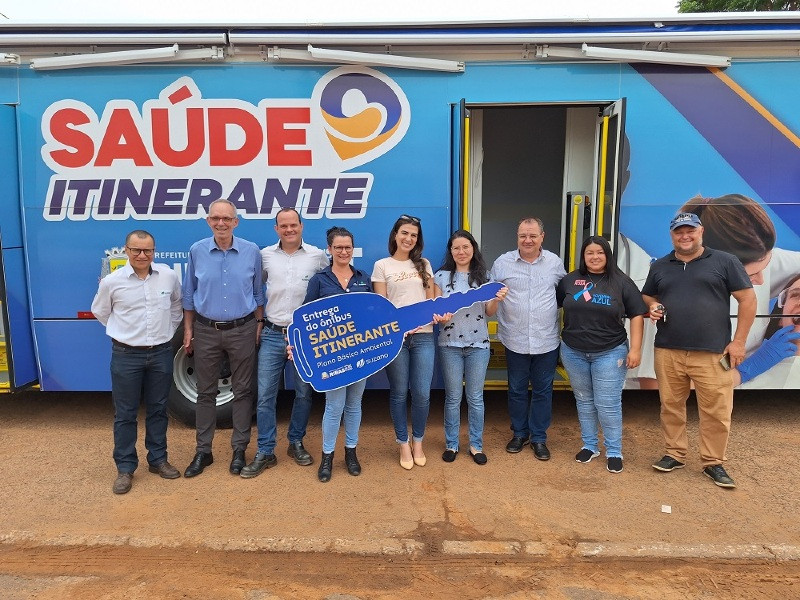 Suzana entrega ônibus consultório ginecológico e odontológico para