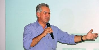 Reinaldo apresenta relat&oacute;rio de obras inacabadas do governo anterior e mostra caixa negativo de R$ 253 milh&otilde;es