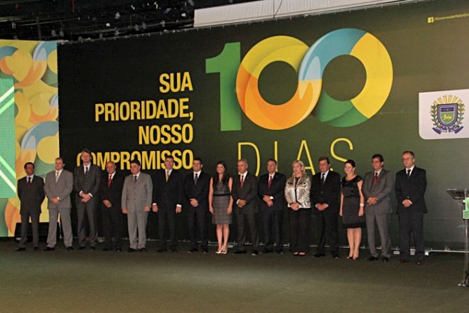 Secretários assinam contratos de gestão e de reestruturação das secretarias durante evento dos 100 dias