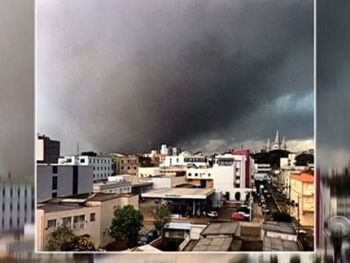 Tornado deixa dois mortos e 120 feridos em Santa Catarina