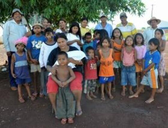 Comunidade guarani-kaiowá de Passo Piraju, próxima a Dourados, vivia sob ameaça e em condições precárias