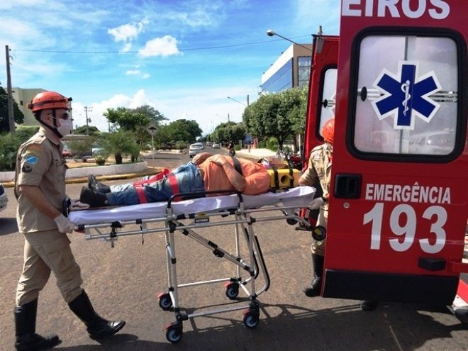Acidente deixa uma pessoa ferida no bairro Vila Nova