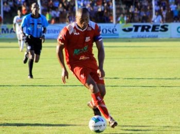 Jeferson Tanque é esperança de gols colorados na decisão do Estadual 2015