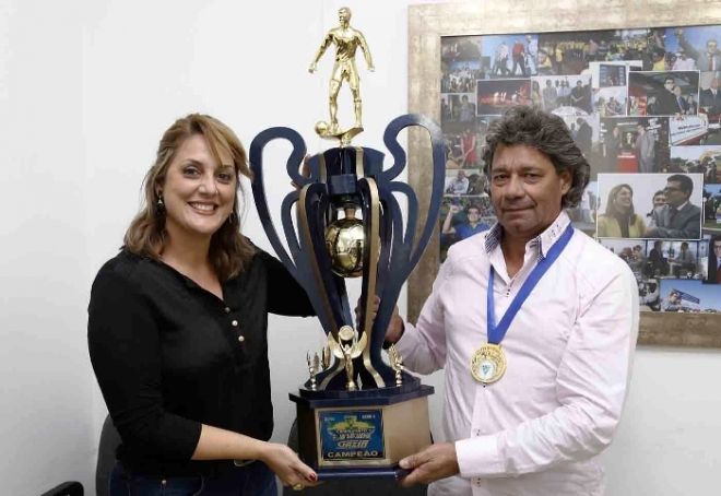Olarte recebe comitiva do Comercial campeão e promete apoio para o Brasileirão