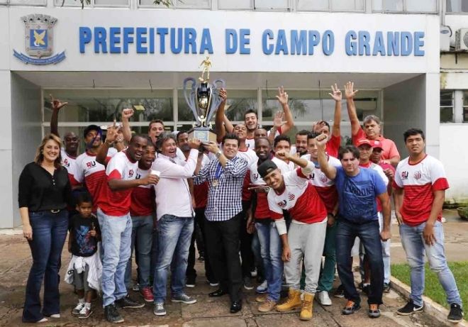 Olarte recebe comitiva do Comercial campeão e promete apoio para o Brasileirão