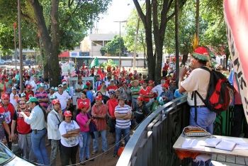 Marcha da Classe Trabalhadora chega na capital, movimentos pedem direitos e reformas