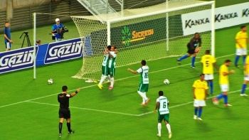 Cene perde a hora, o jogo e está fora da Copa Verde
