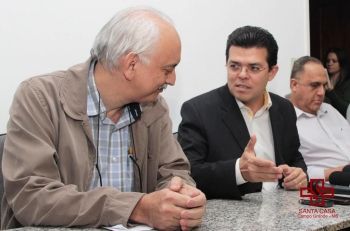 Santa Casa e Prefeitura assinam aditivo, mas contrato ainda n&atilde;o &eacute; definitivo