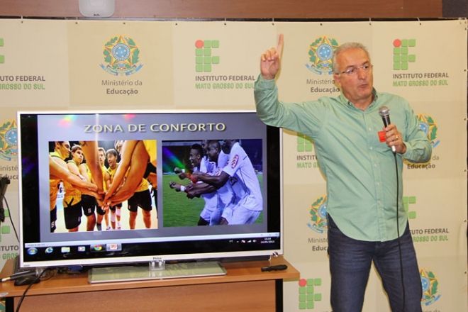 Técnico Dorival Junior abre palestra no I Encontro de Técnico de Futebol, no Estado