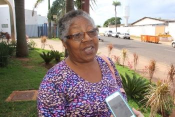 Dona Clarisse Fernandes da Silva, 57 anos, aposentada recebeu a not&iacute;cia sobre a greve nesta sexta-feira (15) de manh&atilde;