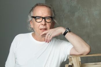 Publicitário Washington Olivetto participa de solenidade de lançamento. 