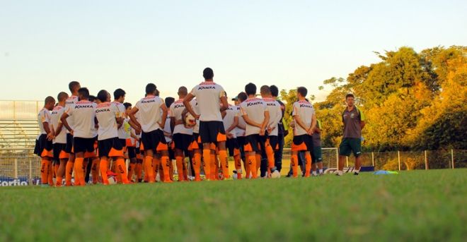 Bahia vence e ocupa lideran&ccedil;a no Brasileiro da S&eacute;rie D que ter&aacute; mais seis jogos &agrave; tarde