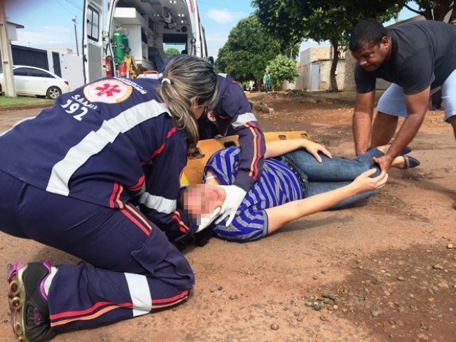 Mulher fica ferida em acidente no bairro Santa Rita