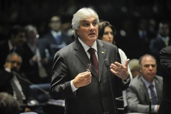 Sernado aprova cria&ccedil;&atilde;o donaco  Brics