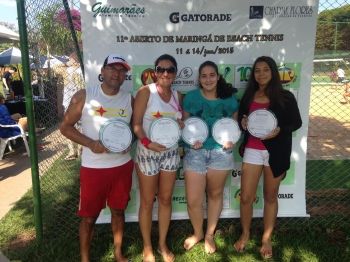 atletas beach tennis