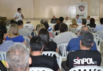Policiais Civis decidiram n&atilde;o realizar greve, a decis&atilde;o foi tomada em assembleia no s&aacute;bado, ap&oacute;s eles receberem uma proposta do governo estadual na qual se compromete a atender &lsquo;boa parte&lsquo; das reivindica&ccedil;&otilde;es. 