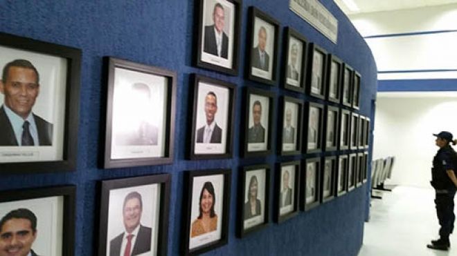 Para abrir processante, C&acirc;mara exige 20 votos