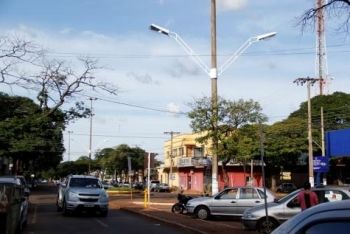 Os trabalhos se encontram concentrados na avenida Joaquim Teixeira Alves e deve atingir toda a extensão da via que conta com canteiro central, entre as ruas General Osório e Aquidauana.