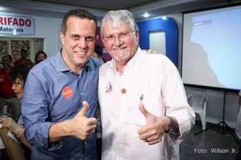 A sa&iacute;da de Ayache...