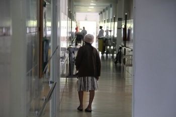 “O trabalho tem que ser por amor ao próximo” diz cuidadora de idosos ao expor os desafios diários da profissão