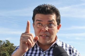 Olarte volta a afirmar que n&atilde;o dar&aacute; aumento para servidores 