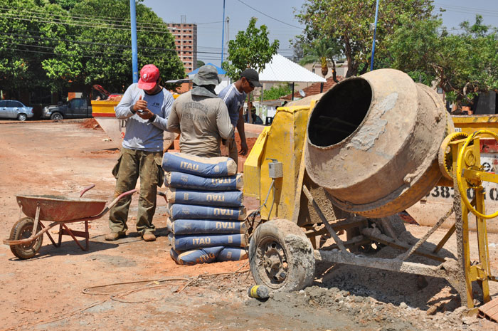 Foto ilustrativa de constru&ccedil;&atilde;o civil, trabalhador de constru&ccedil;&atilde;o civil, pedreiros