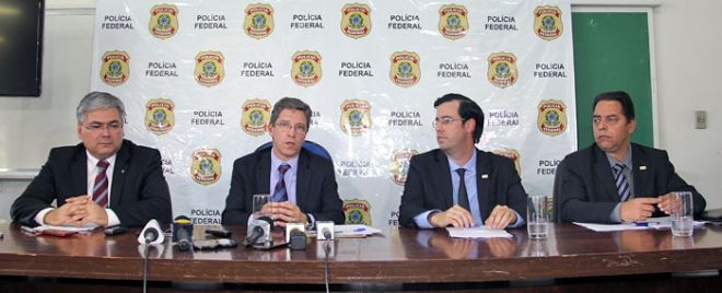 Operação da PF recolhe documentos, mais de R$ 700 mil e a fasta 4 funcionários da Agesul