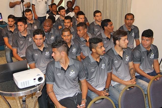 Como nos estádios, Operário apresenta elenco e comissão técnica com “casa cheia”