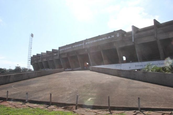 Foto ilustrativa da fachada do morenão, estádio Pedro Pedrossian