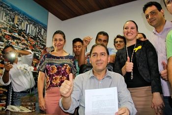 Bernal retorna para a prefeitura por força de liminar