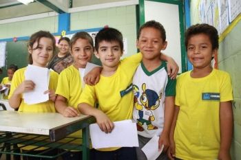 Alunos de 5ª e 9ª séries participam de avaliação educacional em Corumbá