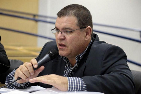 Pedra culpa prefeito pelo tumulto na C&acirc;mara e Gilmar Olarte telefona &agrave; r&aacute;dio para reclamar