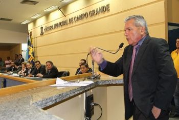 Por 19 votos a 8 Comiss&atilde;o Processante contra Olarte ser&aacute; de maioria qualificada