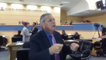 Vereador Airon Saraiva, do DEM, fala sobre votação contra Olarte