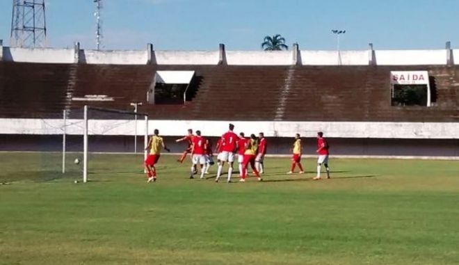 Treinador deve manter time do Comercial que enfrenta Operário sábado