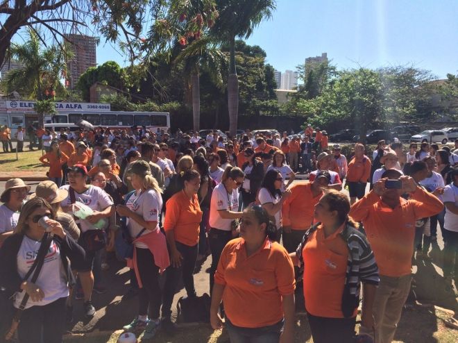 Governador reinaugura Hemosul e &eacute; alvo de protestos dos agentes de sa&uacute;de em Campo Grande