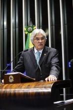 Senado aprova proposta que pro&iacute;be criar despesas aos estados e munic&iacute;pios sem transfer&ecirc;ncia de recursos para custeio