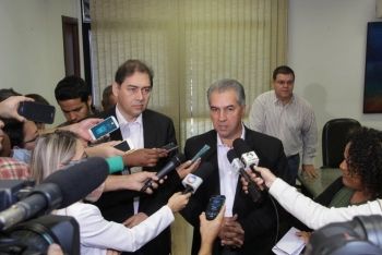 Bernal se re&uacute;ne com Azambuja e recebe garantia de repasse correto de ICMS