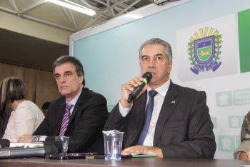 Azambuja em reuni&atilde;o sobre conflitos de terra com eduardo cardozo ministro da Justi&ccedil;a
