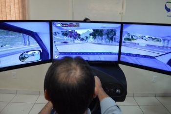 Sindicato oferece exposição de simulador de direção veicular