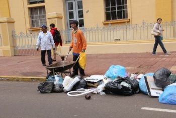 Lixo acumulado em Campo Grande greve solurb