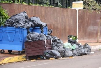 Lixo acumulado em Campo Grande greve solurb