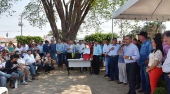 Reinaldo Azambuja firma compromissos para desenvolvimento de Rio Verde
