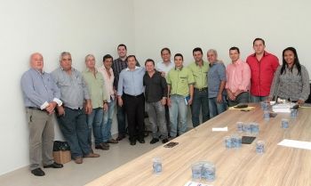 Cooperativa de transporte apresenta servi&ccedil;os aos vereadores de Tr&ecirc;s Lagoas