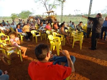 Famílias recebem título definitivo de propriedade em Coxim