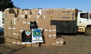 Policias Militar e Civil prendem tr&ecirc;s homens  com  100 mil caixas de cigarros contrabandeados