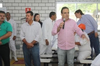 Frigor&iacute;fico de Anast&aacute;cio ativa setor de desossa e emprega mais 250 pessoas