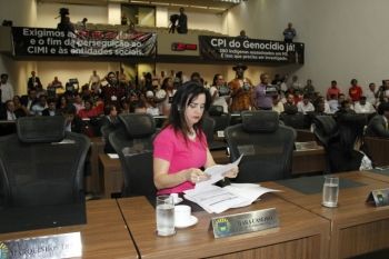 Deputada acionou polícia após ser chamada de assassina e contrabandista por manifestantes