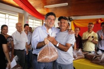 Ação Social garante 79 toneladas de feijão para 33 mil pessoas em Dourados