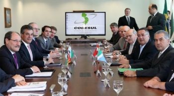 Governadores definem reivindica&ccedil;&otilde;es para apresentarem &agrave; Dilma